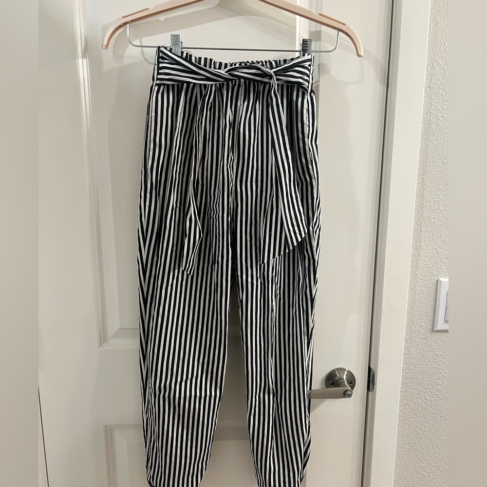 Zara striped paperbag style pants size XS